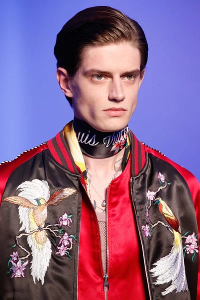 Look 66